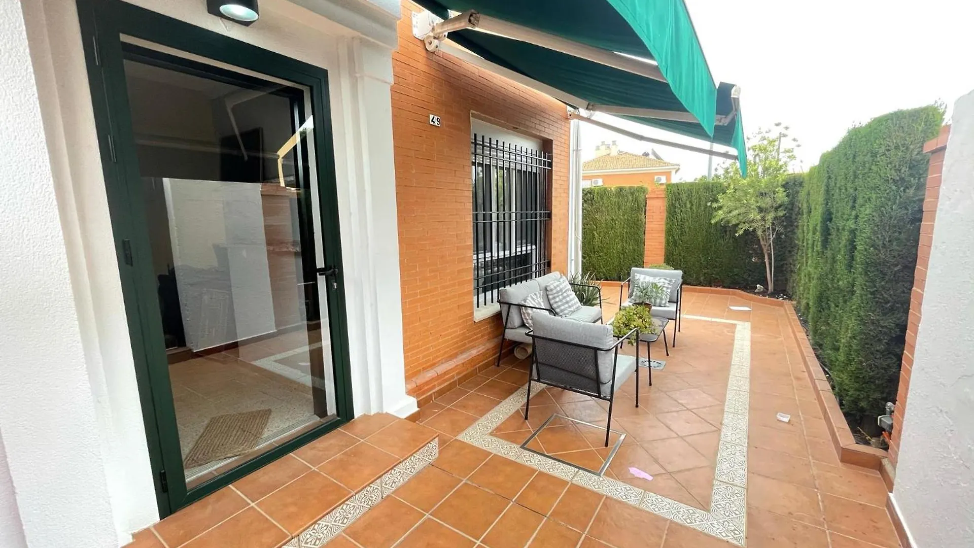Sunny Semidetached Private House 10Min From City Center Montequinto 0*,  Spain