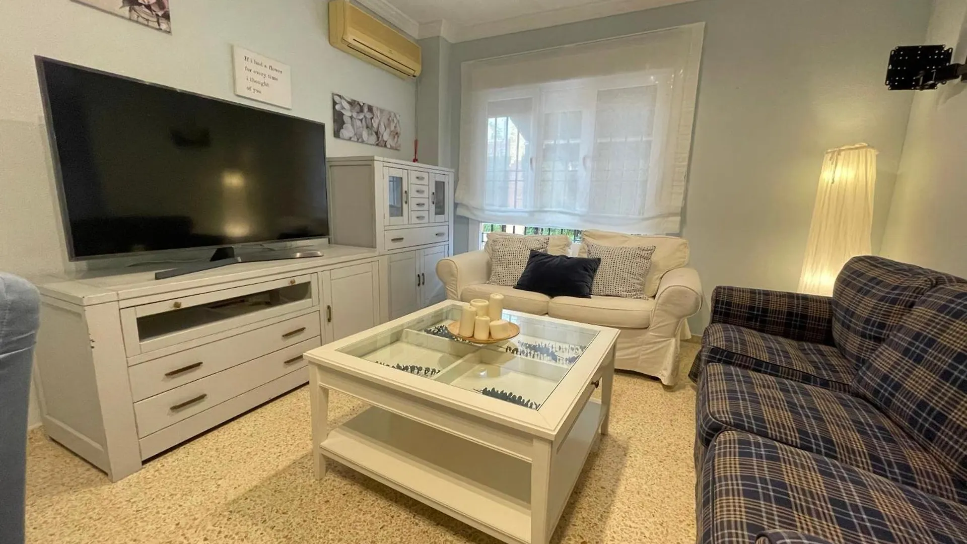 Sunny Semidetached Private House 10Min From City Center contacts